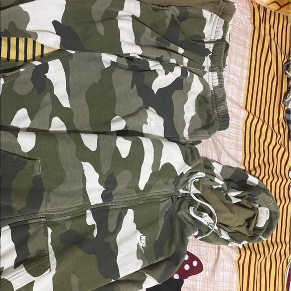 nike military tracksuit